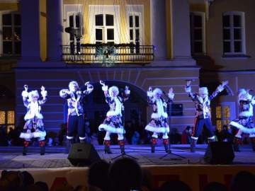 Фестиваль «Новогодние огни древнего города»